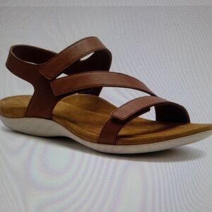 NWB Abeo Women’s Oasis Sandal.   Metatarsal Carmel.   6.5